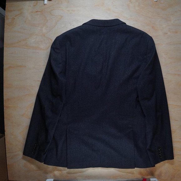 Hugo Boss Navy Blazer Sport Coat with subtle stripes - 44R - Picture 2 of 15